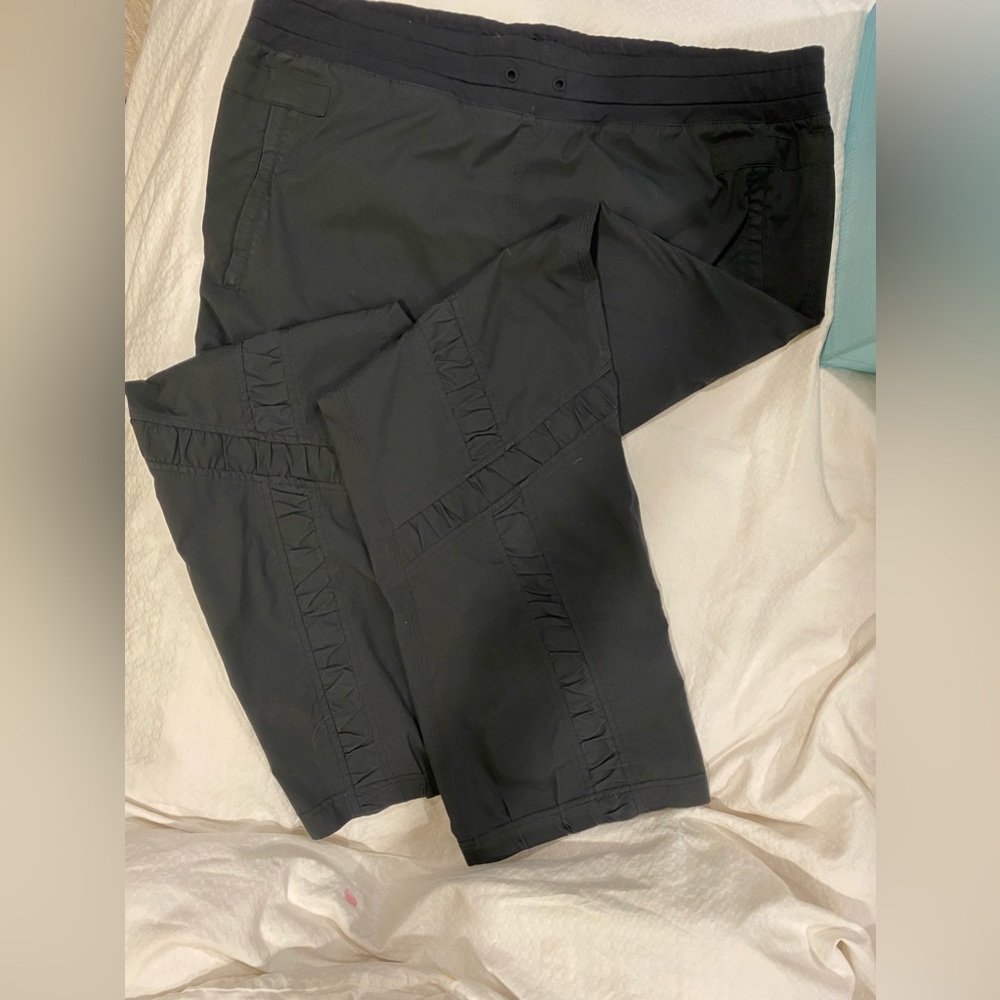 Lululemon workout pants.